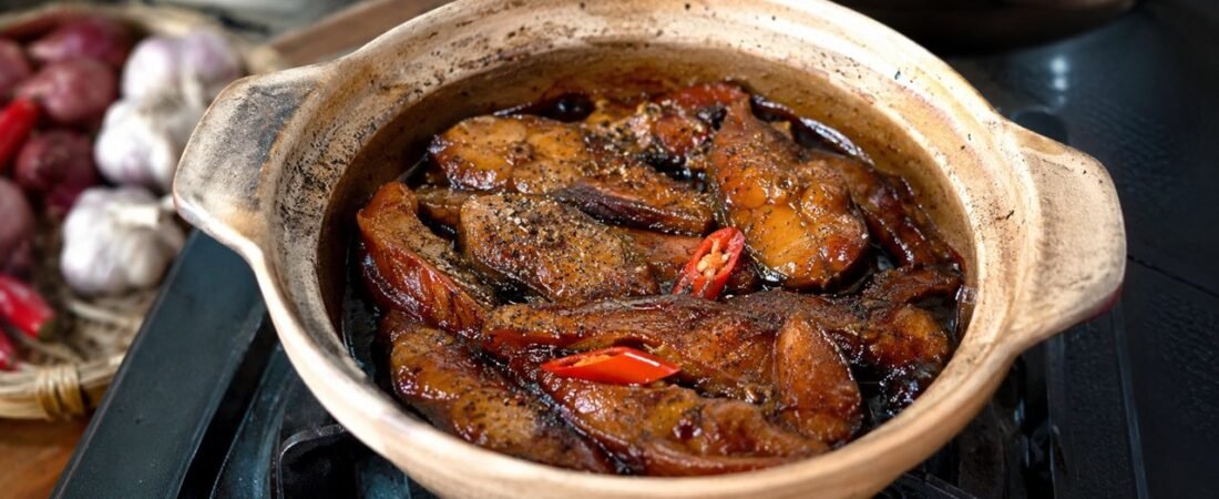 Cá kho tộ đậm đà đưa cơm chuẩn vị Nam Bộ