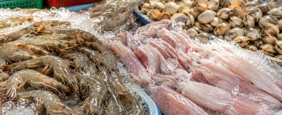Cách chọn hải sản tươi: tôm, mực, nghêu sò