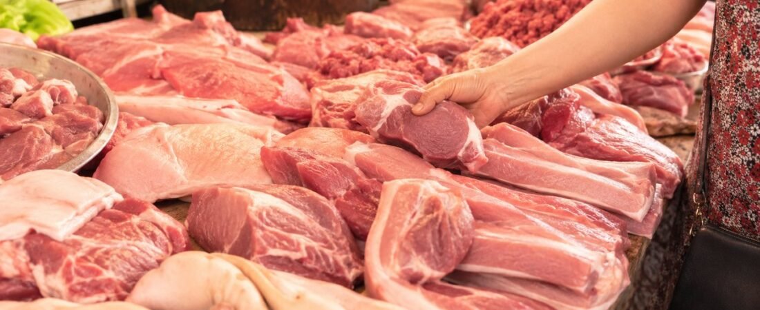 Cách chọn thịt heo tươi ngon, không bơm nước