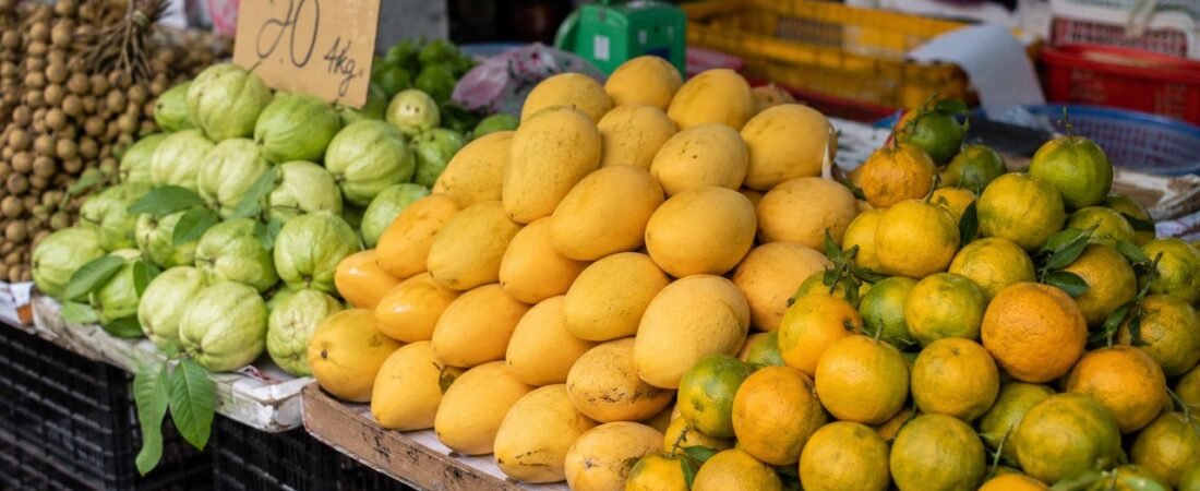 Cách chọn trái cây chín cây, ngọt tự nhiên
