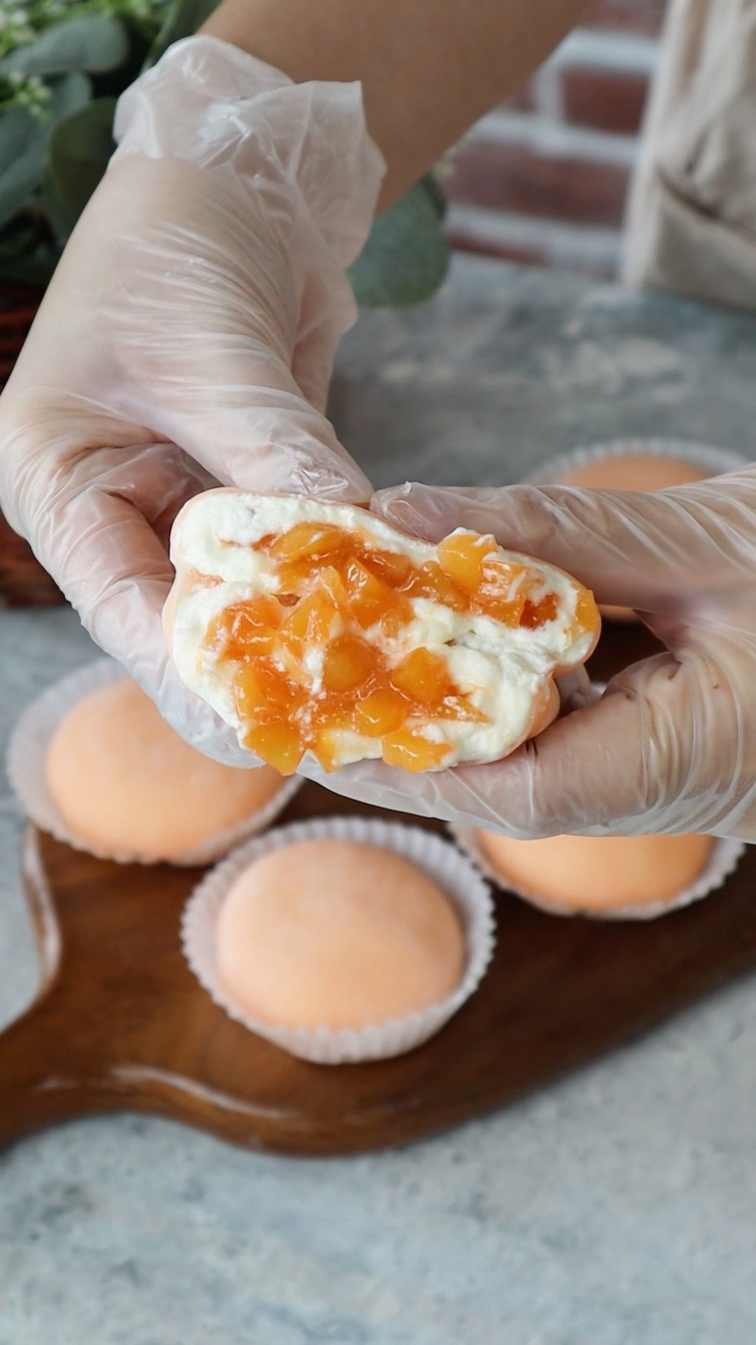 Mochi đào dẻo mềm — món bánh mát lạnh mùa đào chín